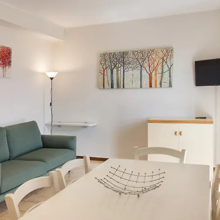 Rosa Bourbon Apartman *