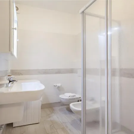 Rosa Bourbon Apartman