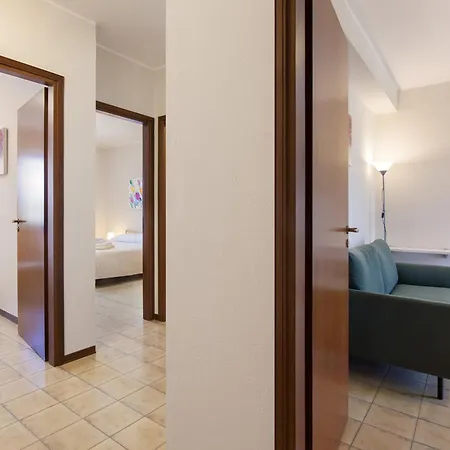 Rosa Bourbon Apartman Lazise